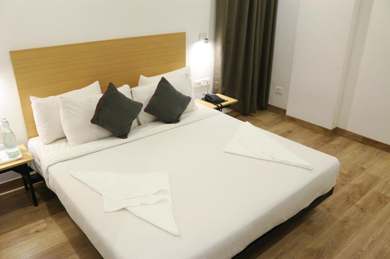 Sm Hives Hotel Бхубанешвар Екстериор снимка