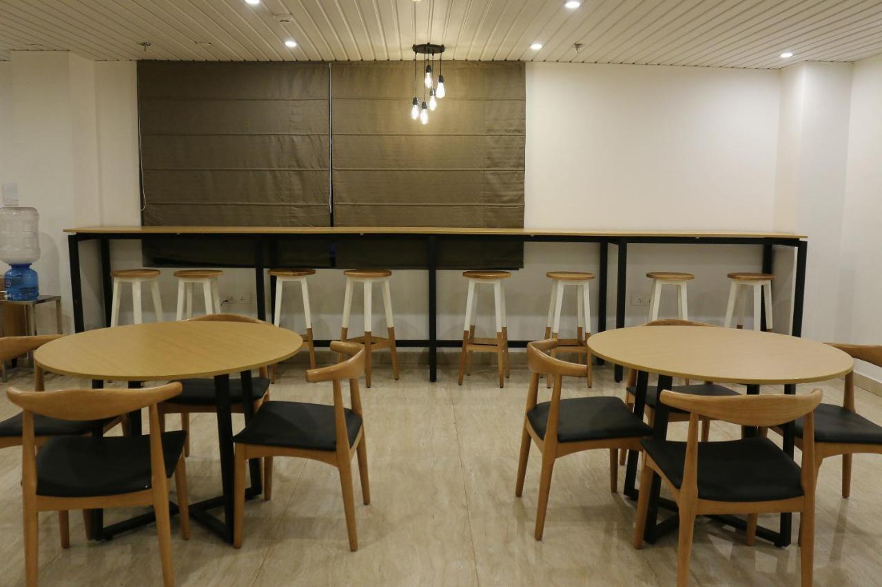 Sm Hives Hotel Бхубанешвар Екстериор снимка