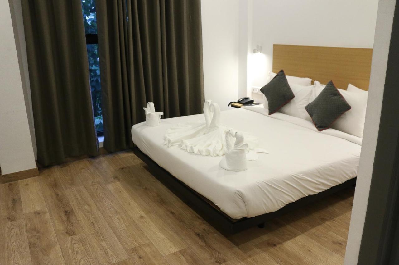 Sm Hives Hotel Бхубанешвар Екстериор снимка